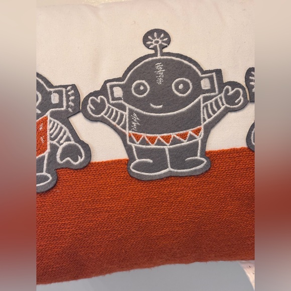 Ink & Ivy Kids Orbit Line Collection Orange and White alien design throw pillow - Picture 8 of 10